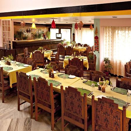 Hotel Kalinga Ashok Бхубанешвара Экстерьер фото