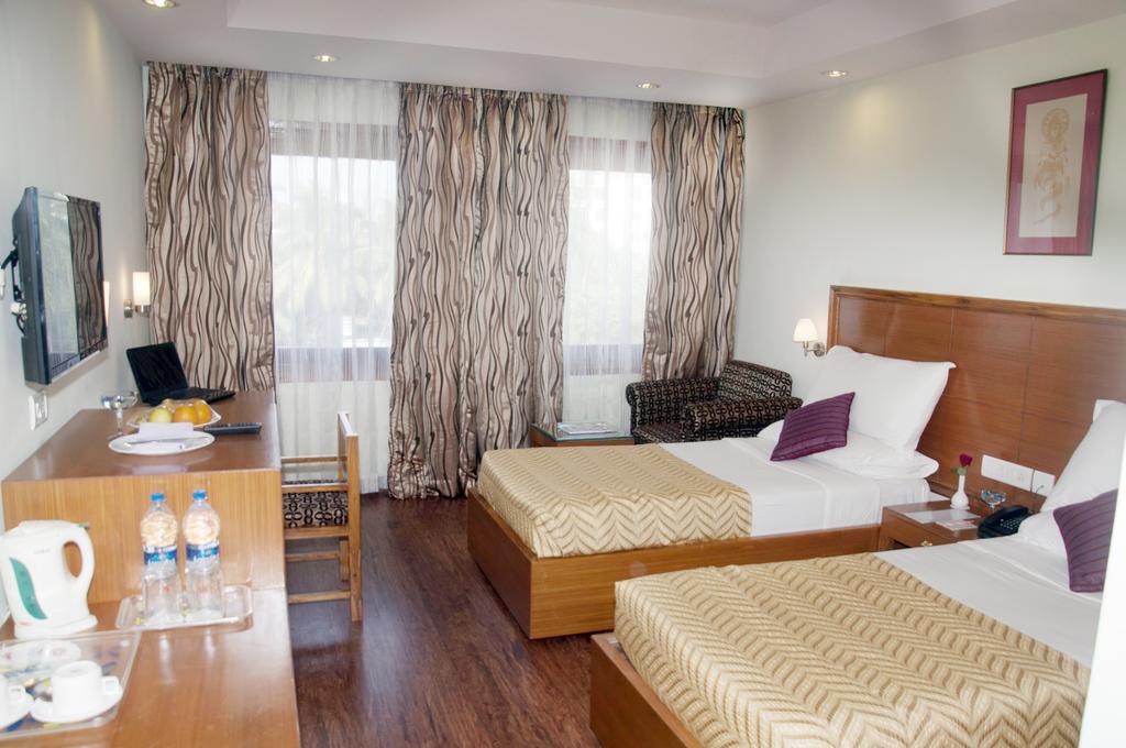 Hotel Kalinga Ashok Бхубанешвара Экстерьер фото