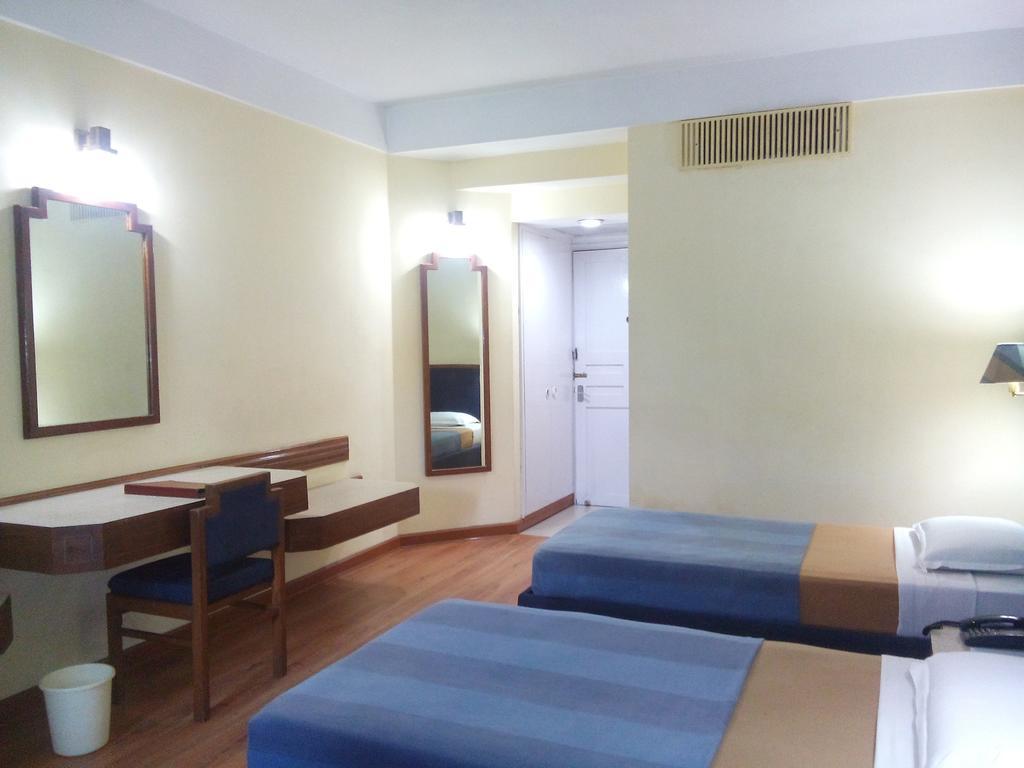 Hotel Kalinga Ashok Бхубанешвара Экстерьер фото