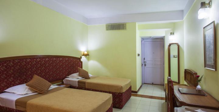 Hotel Kalinga Ashok Бхубанешвара Экстерьер фото
