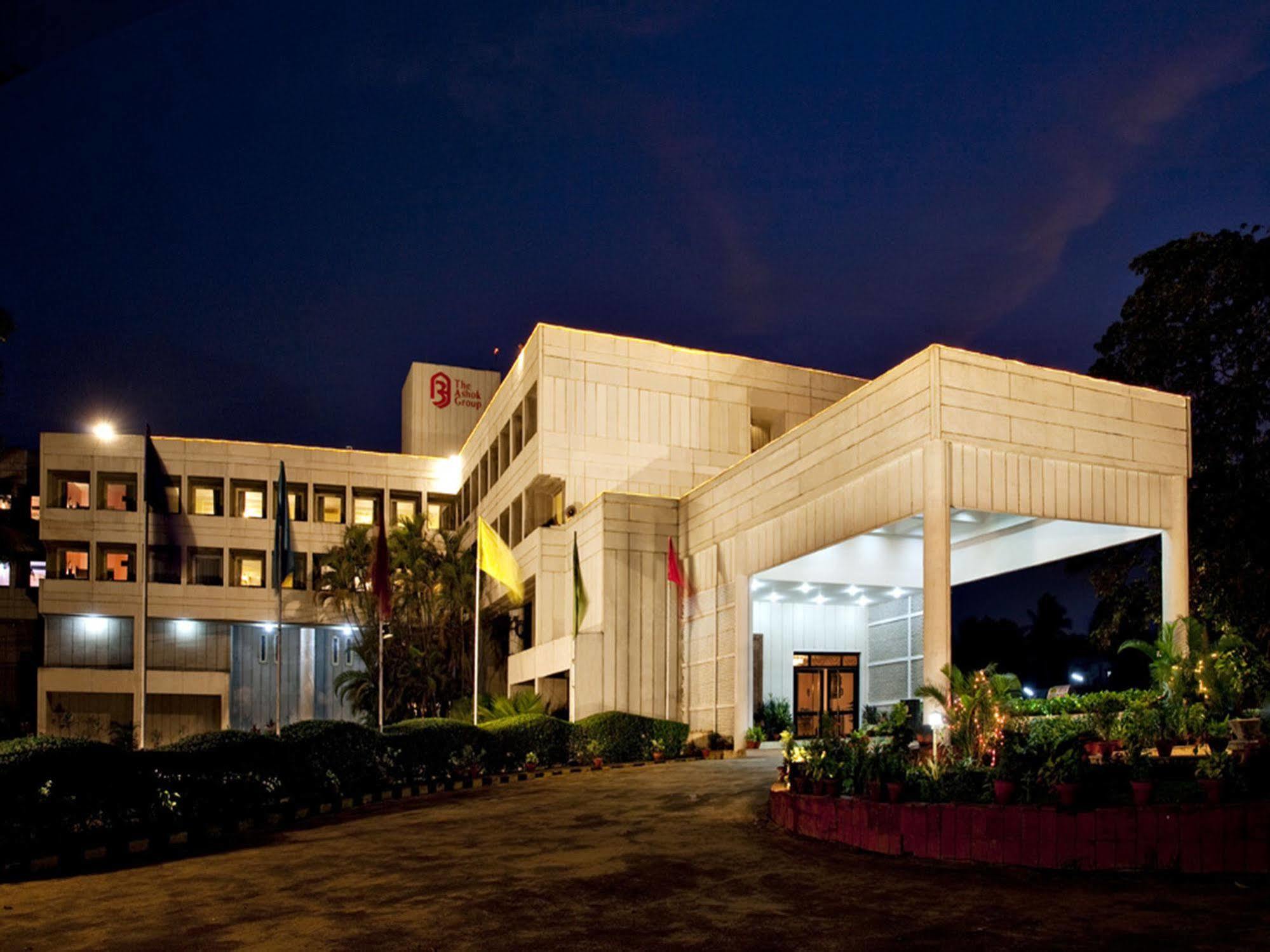 Hotel Kalinga Ashok Бхубанешвара Экстерьер фото