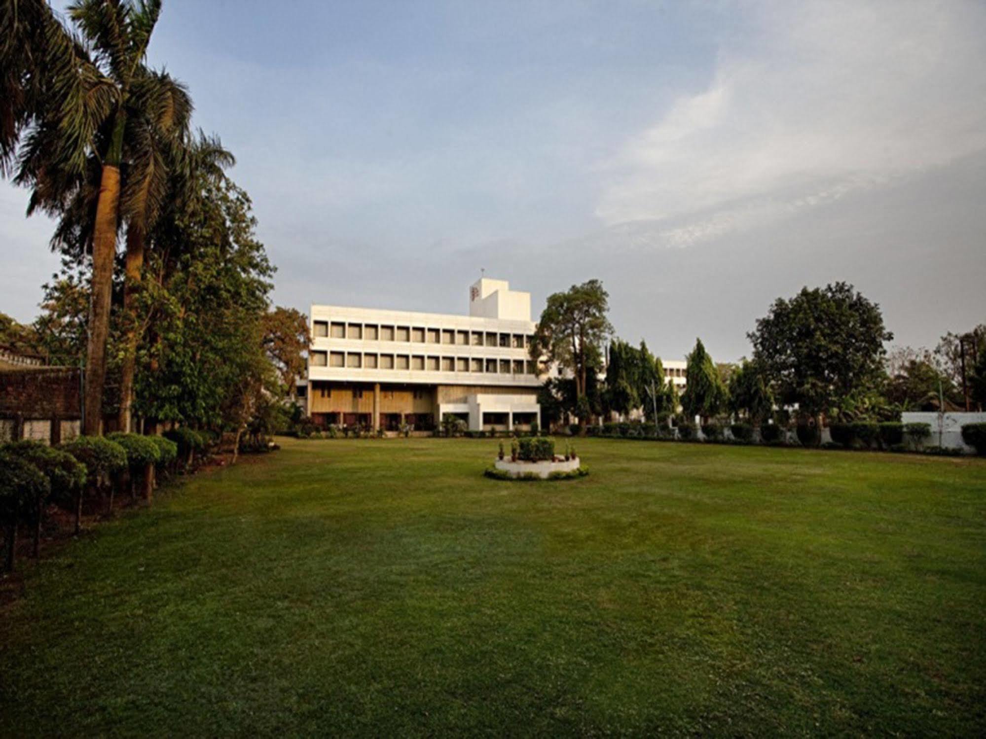 Hotel Kalinga Ashok Бхубанешвара Экстерьер фото