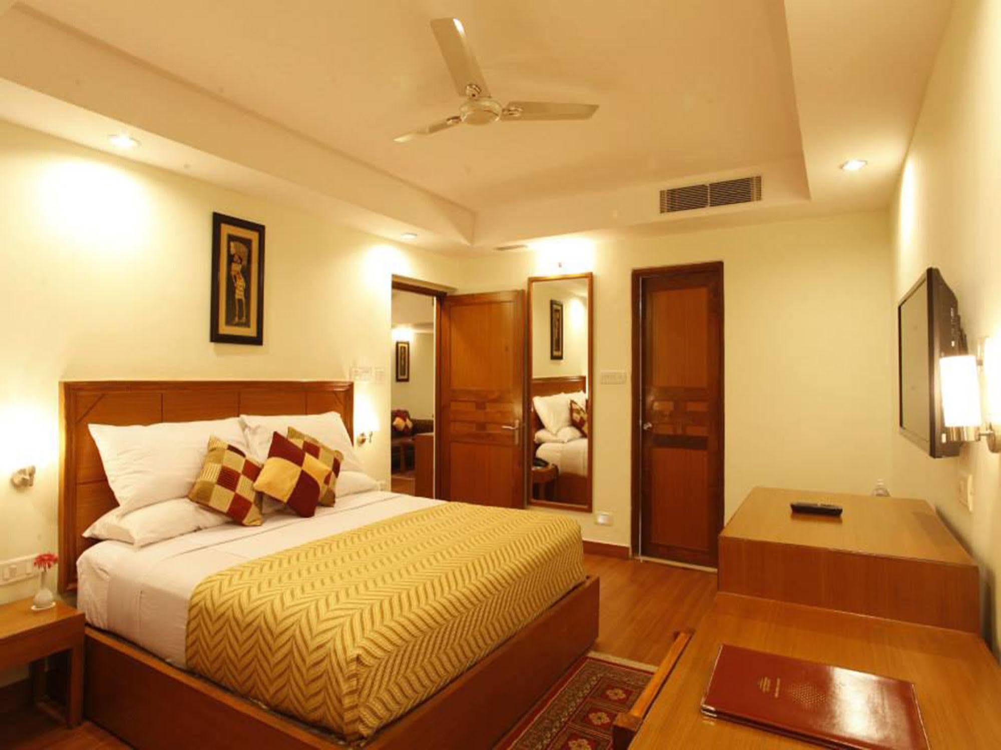 Hotel Kalinga Ashok Бхубанешвара Экстерьер фото