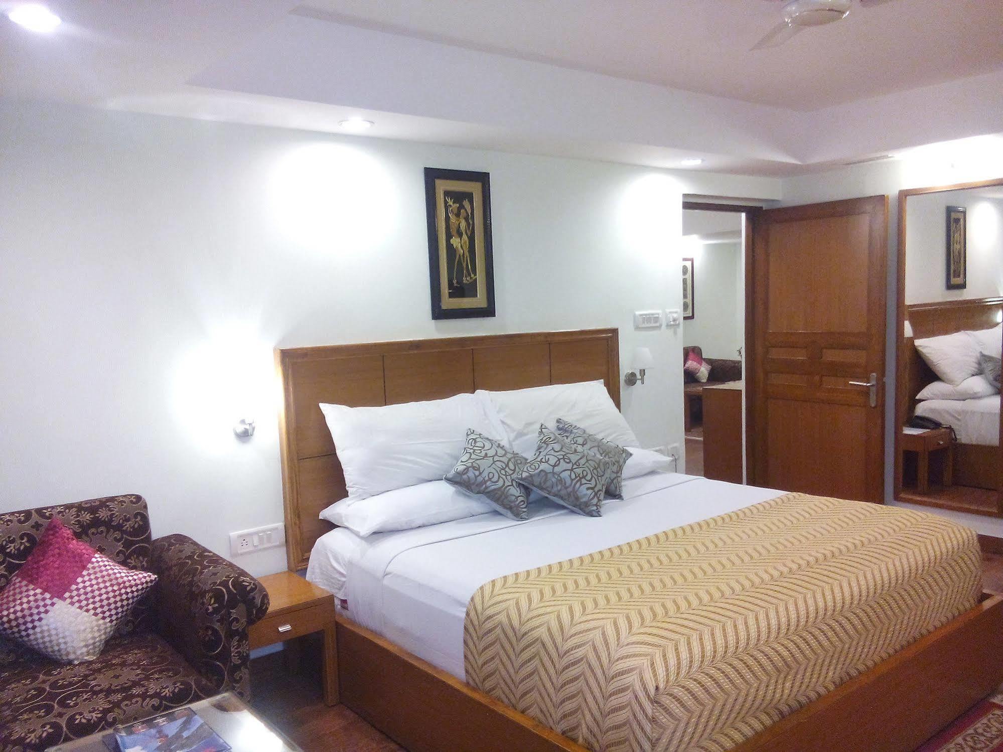 Hotel Kalinga Ashok Бхубанешвара Экстерьер фото
